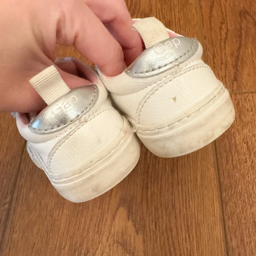 GAP Kids Toddler Girl‎ White Fasten Sneakers Size 5 GUC